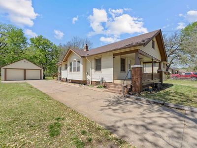 1003 N 12th St, Salina, KS, 67401