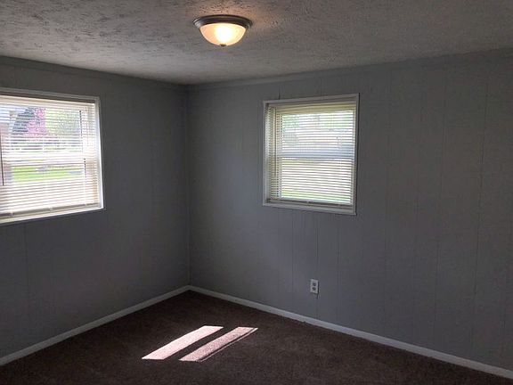 4th image of 2560 Schofield Ave