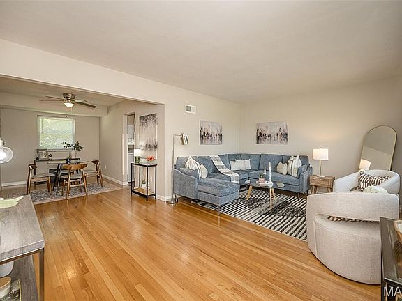 4th image of 215 Walworth Dr