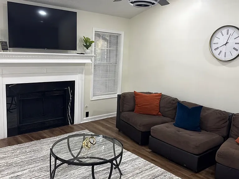 Rosebud Ln — Photo 4