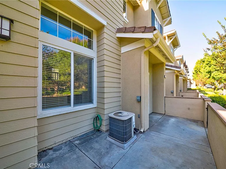 2282 Schlaepfer Dr — Photo 4
