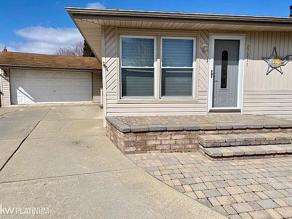 3rd image of 27211 Sherri Lynne Ct