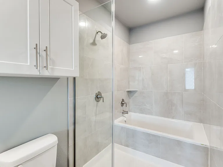 Lenox Sienna | Apartments & Townhomes — Photo 8