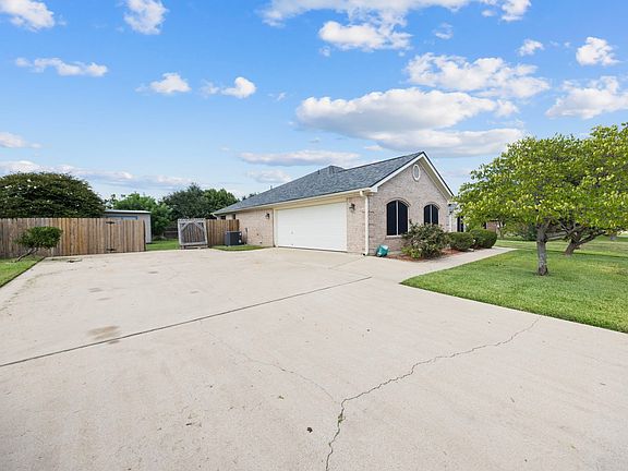 4th image of 1203 Hummingbird Rd