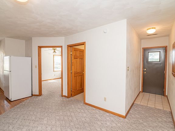 3rd image of 201 W McCarty St #10880734