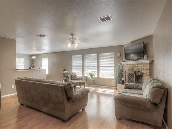 2nd image of 1041 Triple Crown Dr