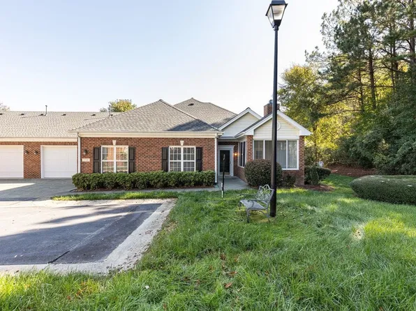 4700 Highland Glen Ct, Raleigh, NC 27612