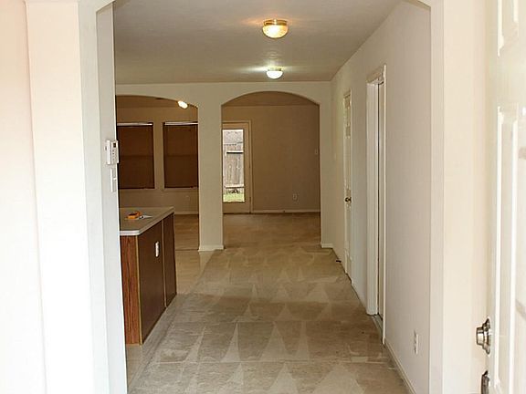 4th image of 16367 Rockcreek Ln