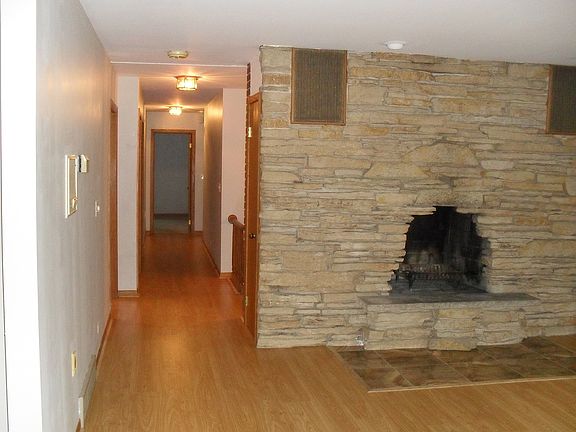 4th image of 3814 Greenacre Dr