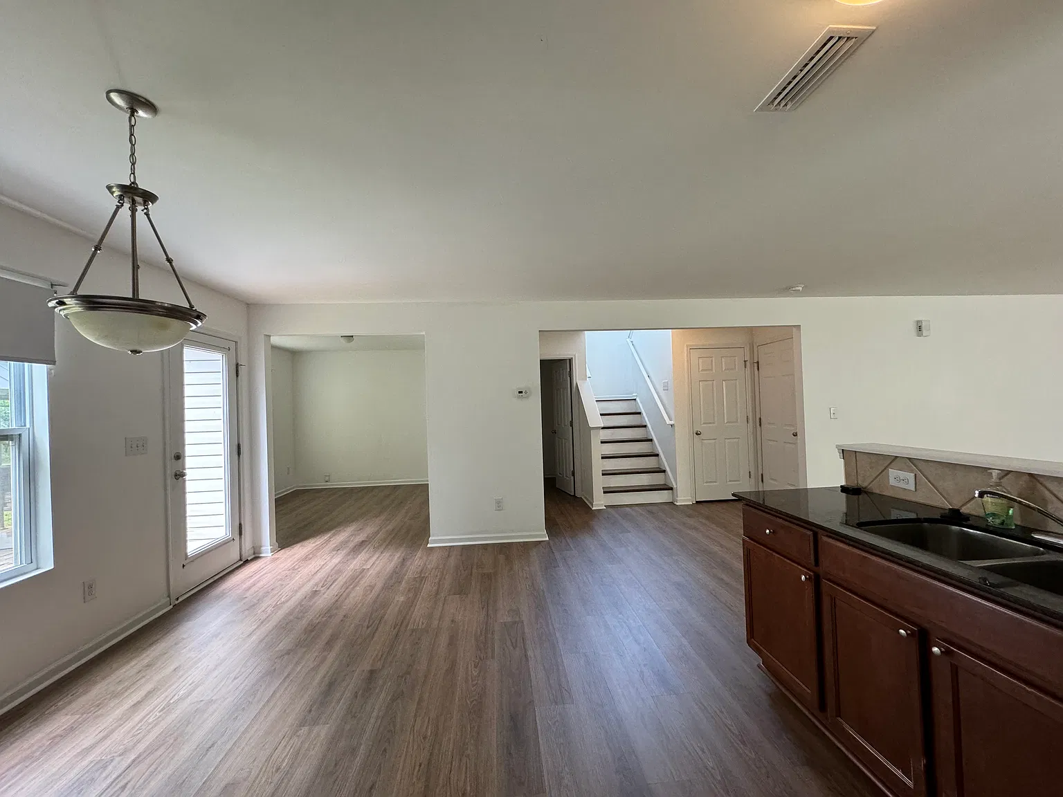 1515 Kellys Landing Dr — Photo 4