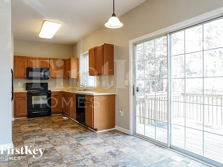 4018 Maid Marion Ct — Photo 6