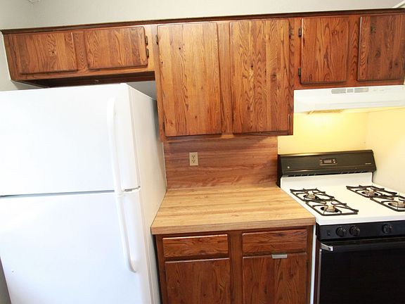 4th image of 11603 Poplar Cv Unit A