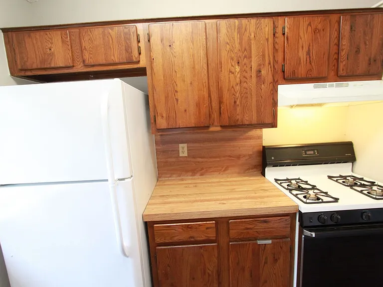 11603 Poplar Cv — Photo 4