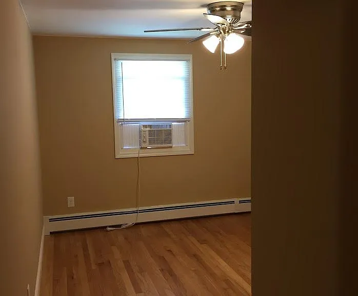 1024 W Lorain St — Photo 17