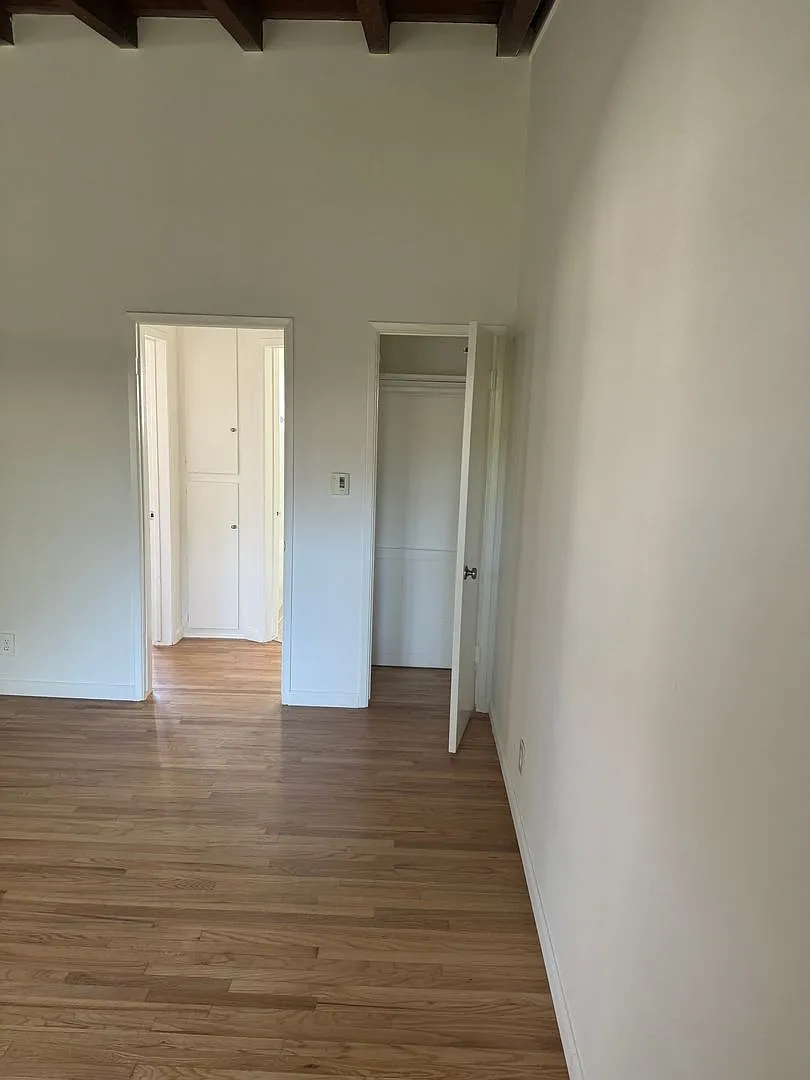 c3111 — Photo 3