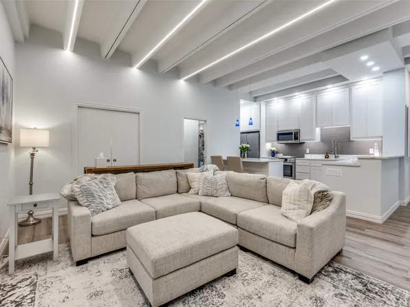 6211 W Northwest Hwy APT G202, Dallas, TX 75225