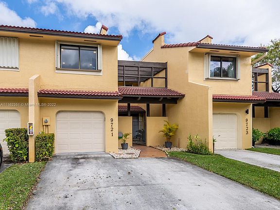 3rd image of 9721 Costa Del Sol Blvd #D-100