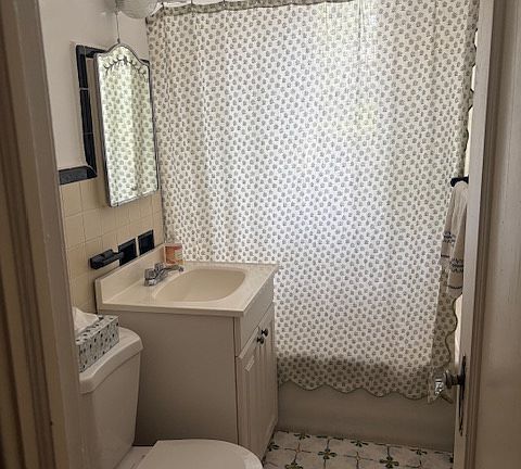 2nd image of 170 Irvington Ave APT 205