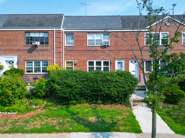 271 Bay 19th Street image 2 of 24