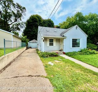 913 Everett Dr, Lansing, MI, 48915