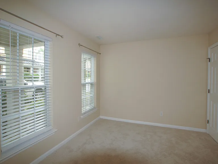 136 Dove Cottage Ln — Photo 8