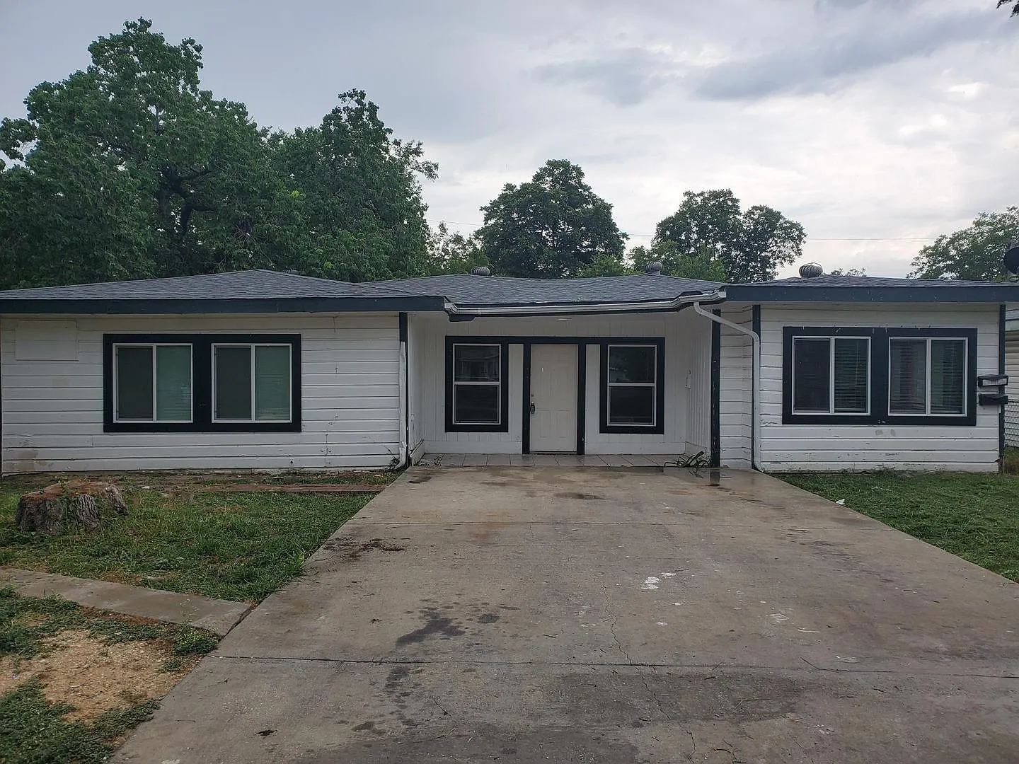 862 Clower — Photo 2