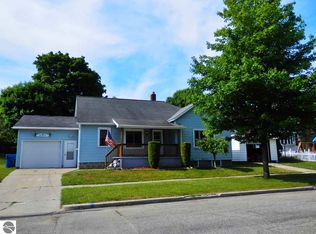 201 10th St, Manistee, MI 49660