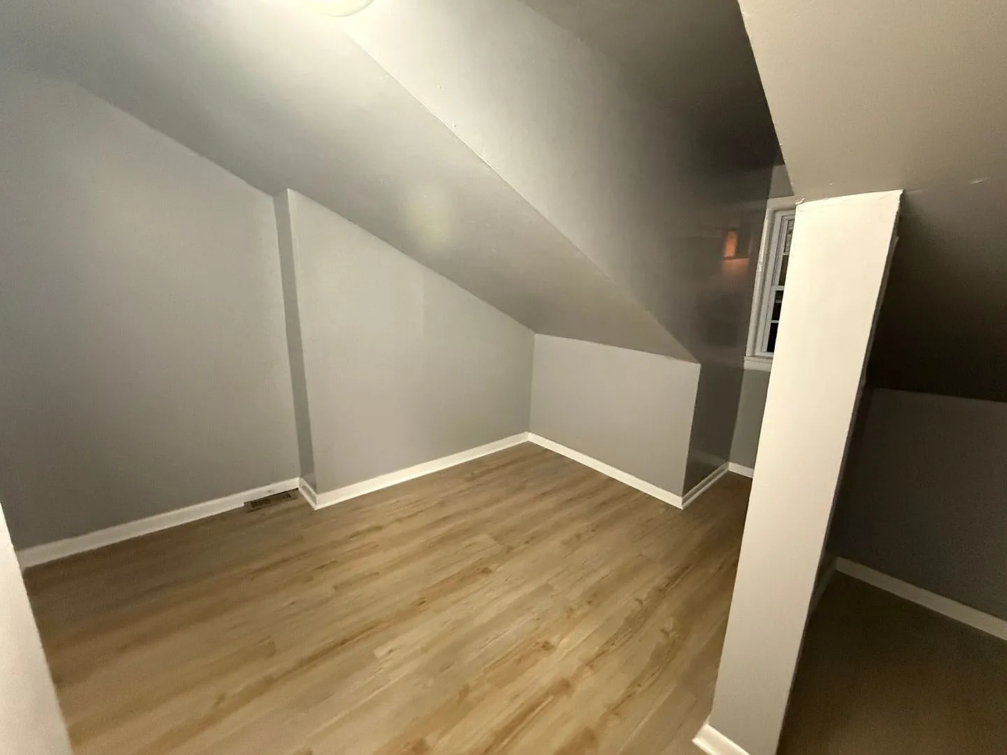 updated 4 bedroom 2.5 Bathroom house for rent — Photo 3