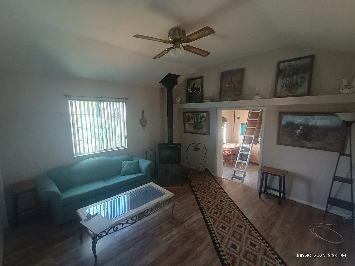 1 bed, 800 sqft, $1,300 — Photo 2
