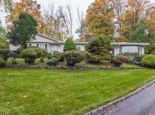 9 Sunrise Way, Towaco, NJ 07082