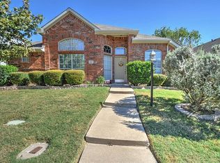 807 Pebble Ridge Dr, Lewisville, TX 75067
