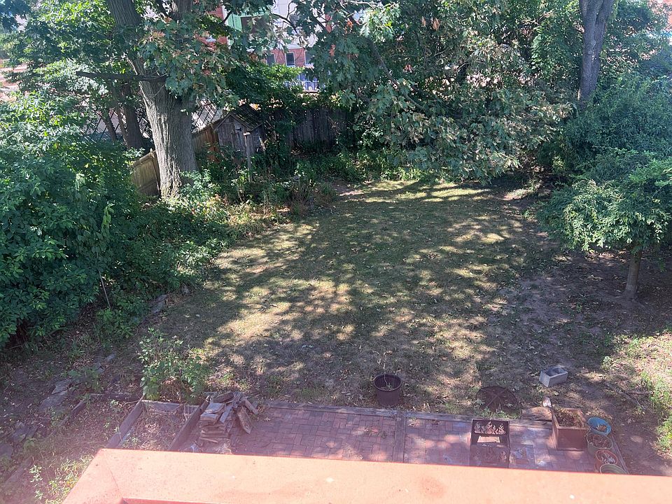 2nd image of 224 Columbia St Unit 2