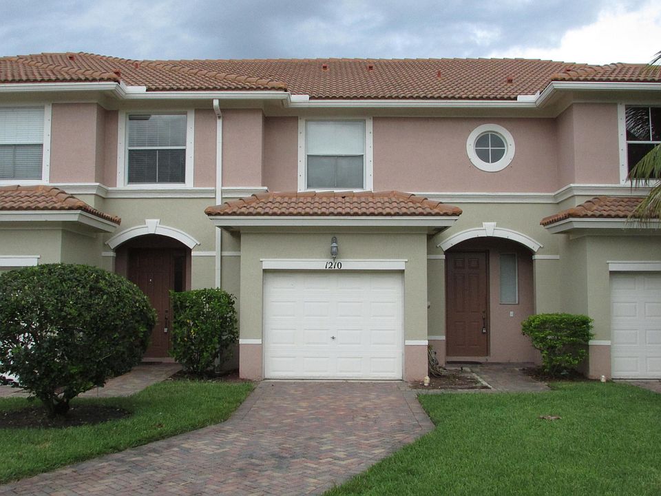 1st image of 1210 Seminole Palms Dr
