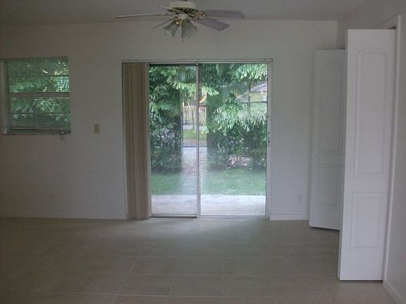 4th image of 3800 Gladys Ct
