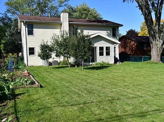 3rd image of 645 Pierce Ct