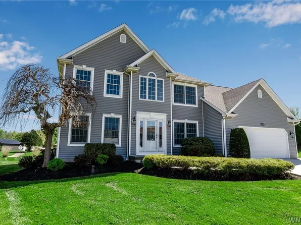 4488 Beilman Ct, Hamburg, NY 14075