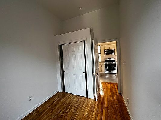 4th image of 57 E 95th St #20