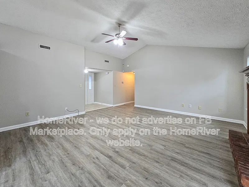 3 bed, 2.0 bath, 1415 sqft, $1,865 — Photo 3