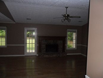 3rd image of 315 Bentley Way
