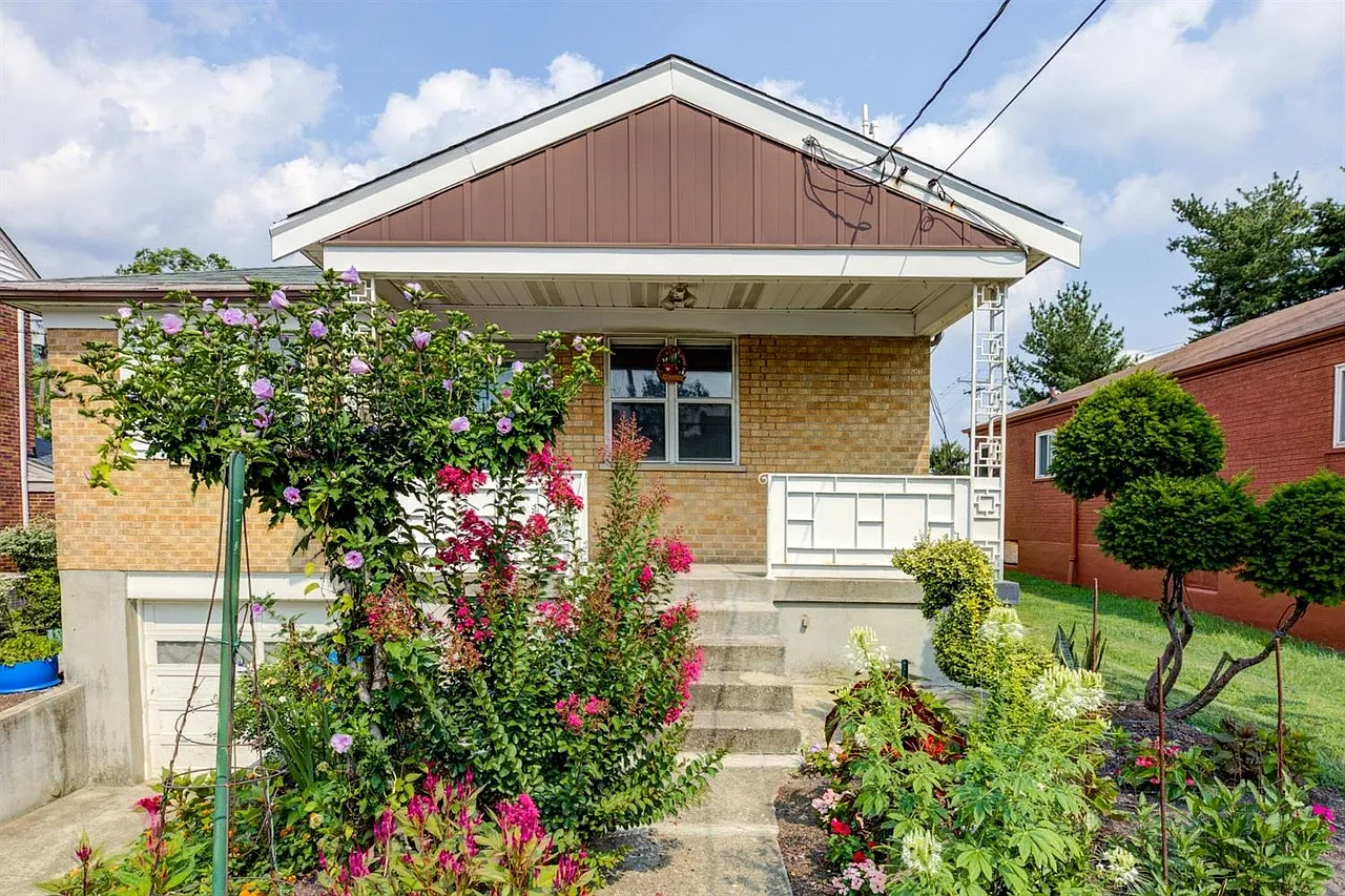 3 bed, 1344 sqft, $1,800 — Photo 1