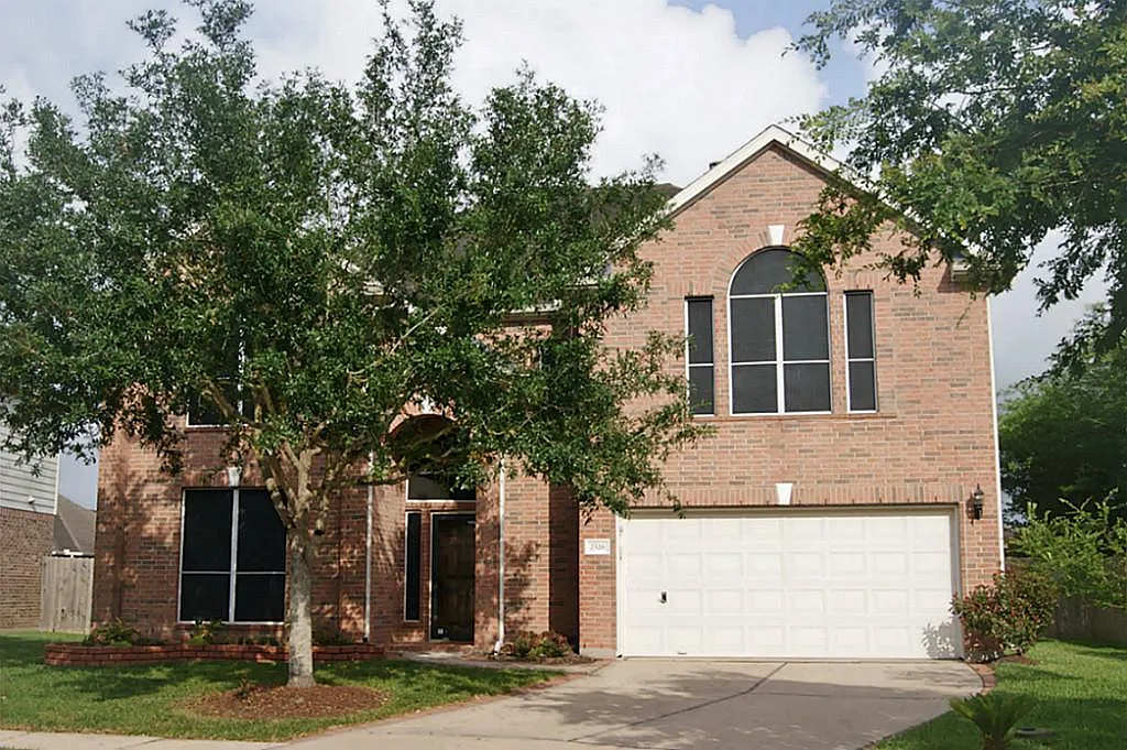 5 bed, 3.0 bath, 3116 sqft, $3,200 — Photo 1