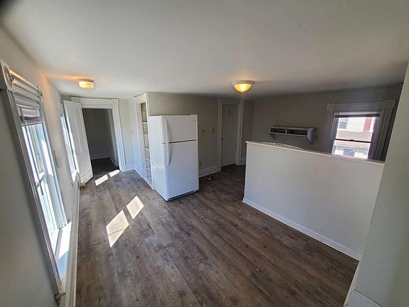 3rd image of 242 Essex St APT 2