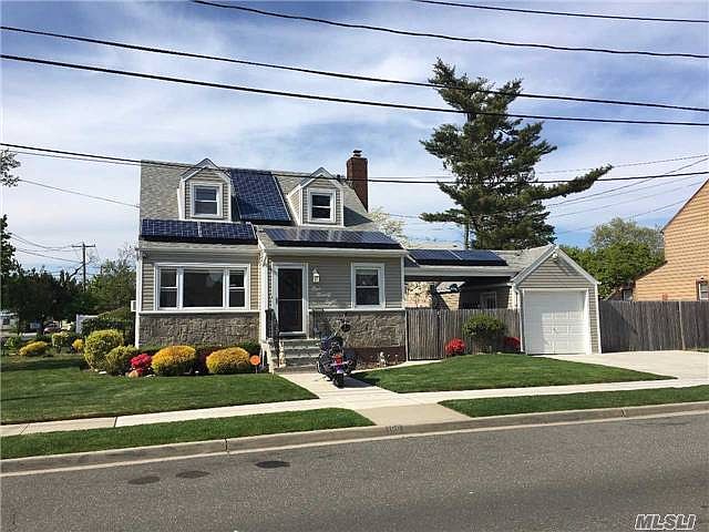 1st image of 198 Oak St