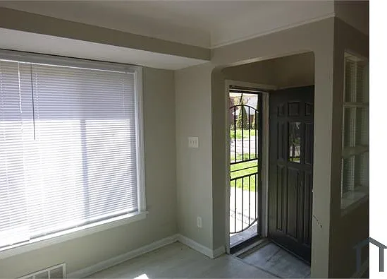 10078 Heyden Ct — Photo 3