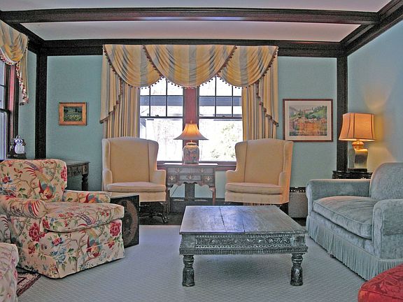 Large 15x26 sunny Living Room