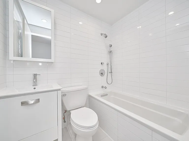 344 E 63rd St #8D — Photo 4