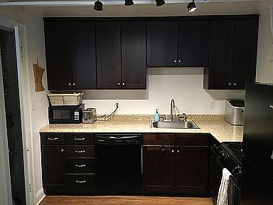 2nd image of 908 Ashland Ave APT 1A
