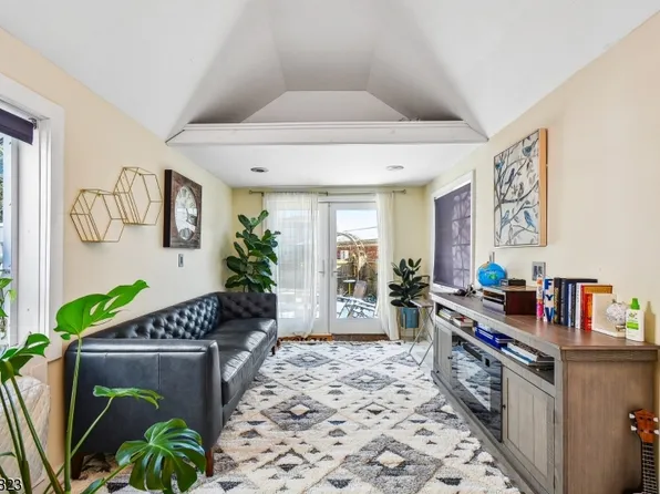 12 Campbell Rd, Millburn Twp., NJ 07078