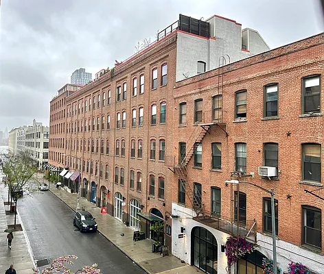 Rented by Compass | media 13