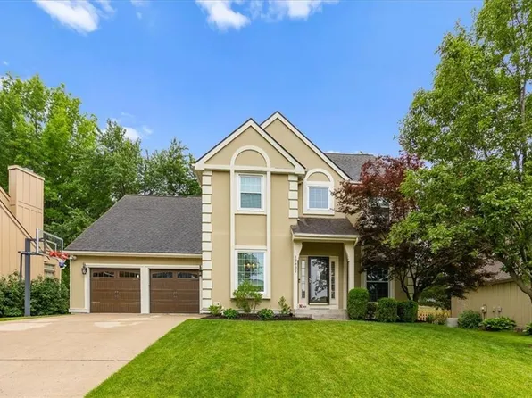 13802 Pembroke Ln, Leawood, KS 66224